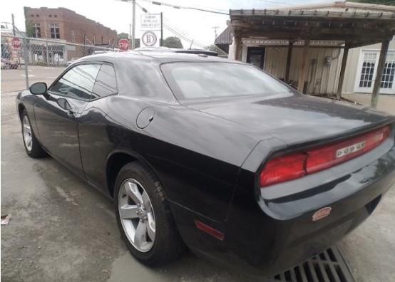 2010 dodge challenger se