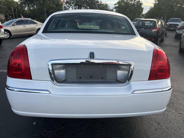 2006 lincoln town car signature