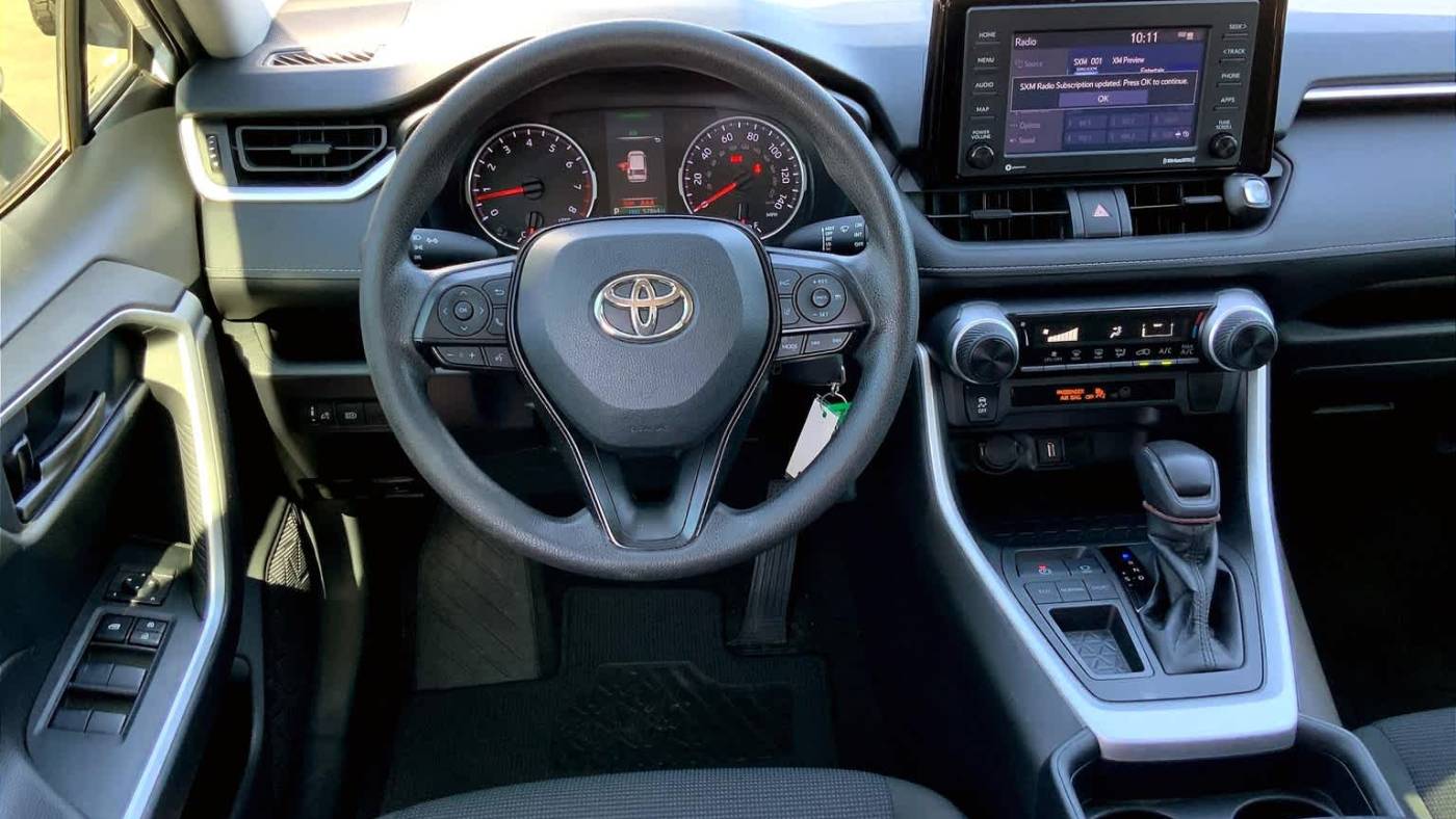 2020 toyota rav4 le