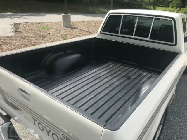 1989 toyota hilux sr5 extra cab pickup truck