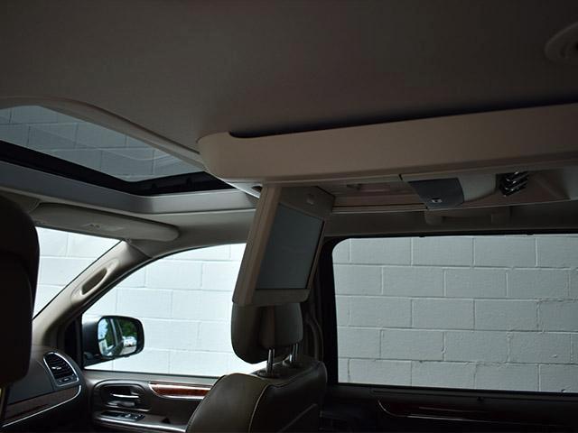 2013 chrysler town & country limited