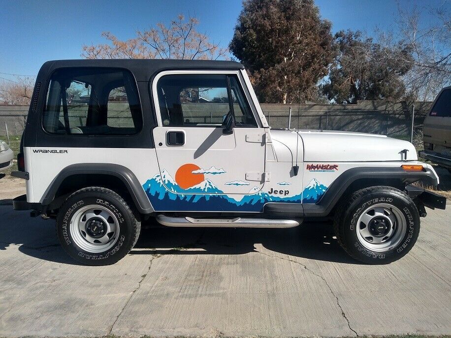 1992 jeep wrangler sport, beautiful 1 ownr. no rust, low mi, nice! no reserve