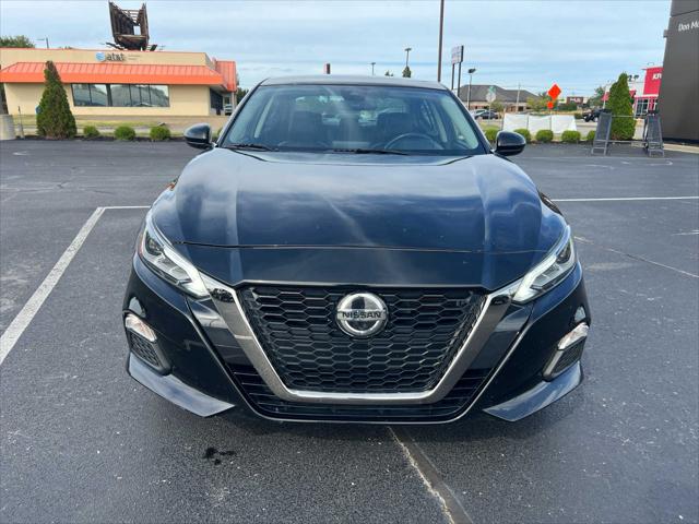 2022 nissan altima sr fwd