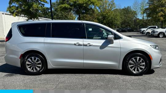 2022 Chrysler Pacifica customer preferred package 2el