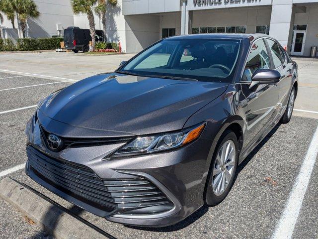 2022 toyota camry le