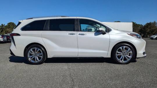 2023 Toyota Sienna