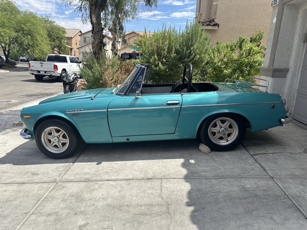 1969 datsun 2000 convertible green