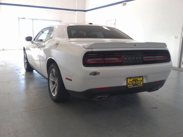 2018 dodge challenger sxt