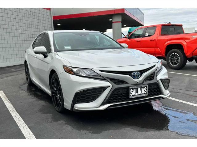 2024 toyota camry hybrid se