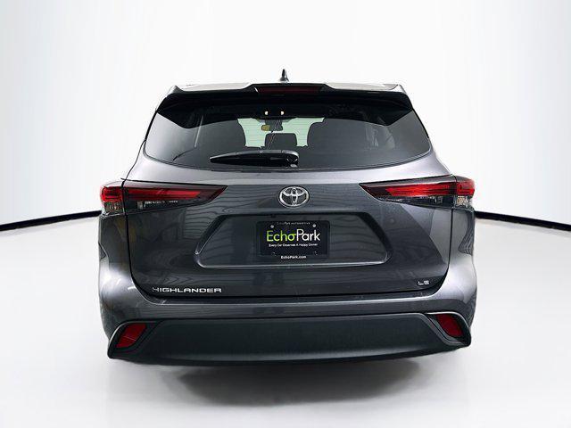 2024 toyota highlander le