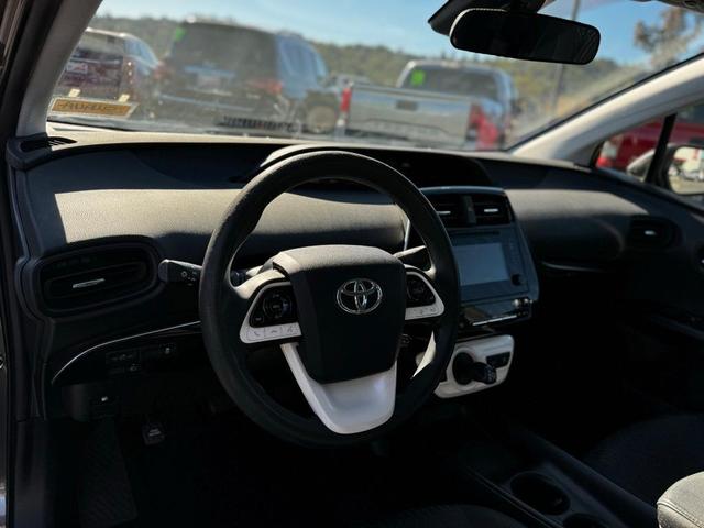 2017 toyota prius four