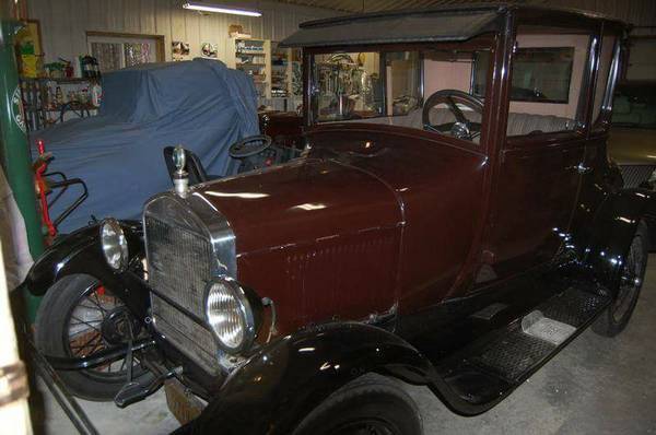 1926 model t coupe in perfect condition. completely redone!