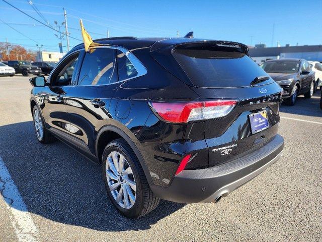 2022 ford escape titanium