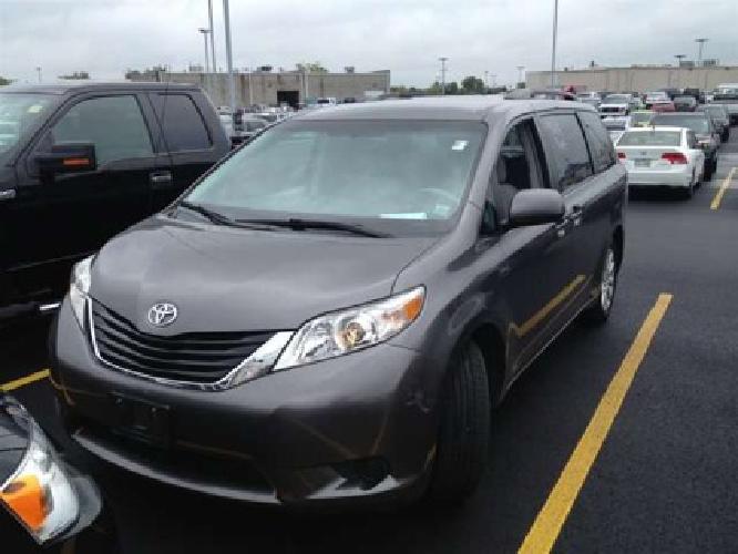 2011 toyota sienna le in columbus, oh