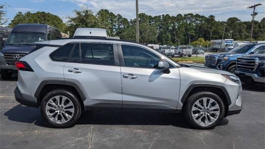 2022 toyota rav4 xle premium