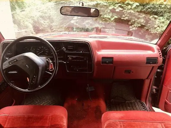 ford bronco ii - red with white stripe - good condition
