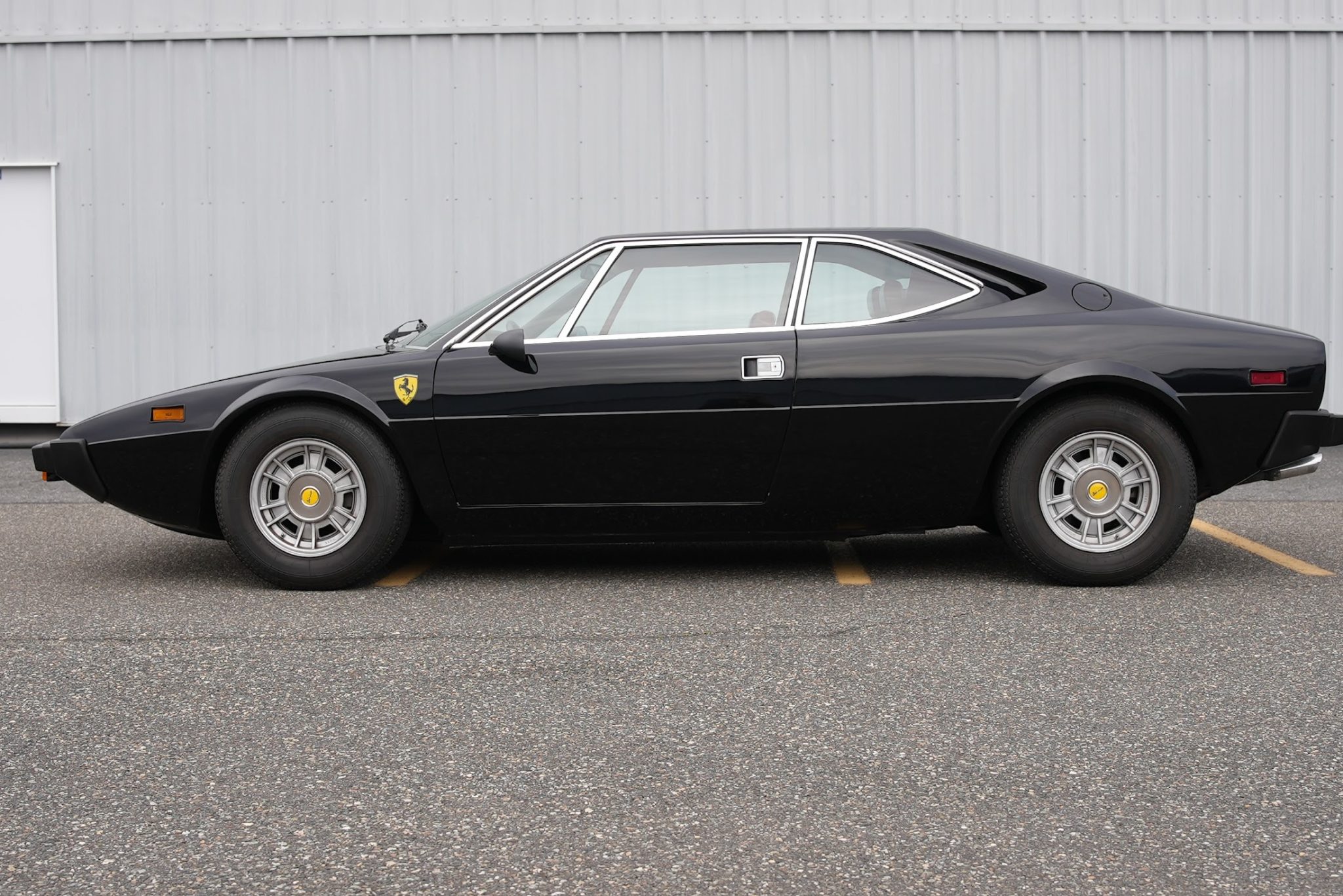 1975 ferrari 308 gt4