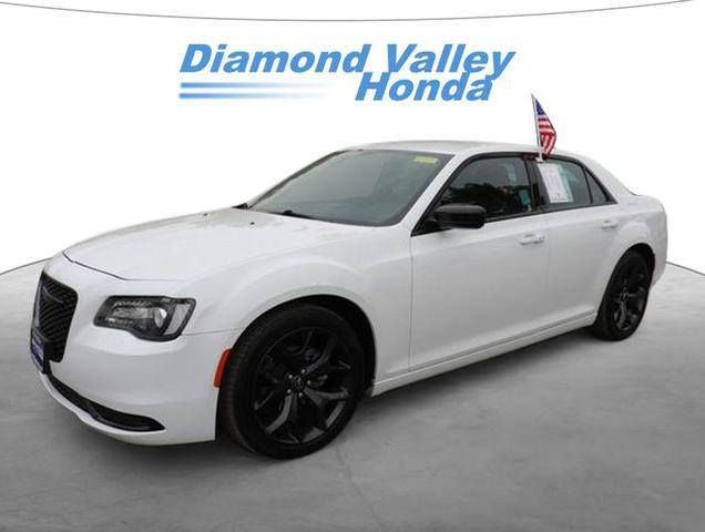 2022 chrysler 300 touring