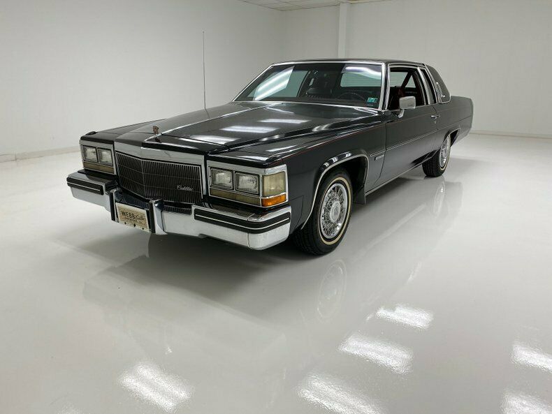 original paint/leather interior/efi 4100 ht v8/rust free straight panels