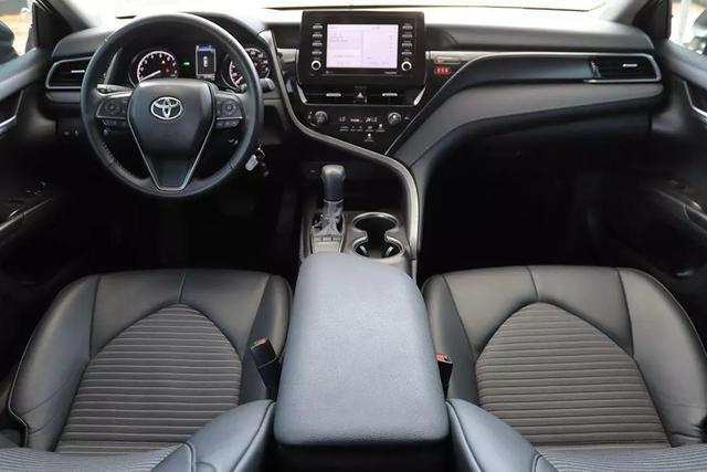 2024 toyota camry se