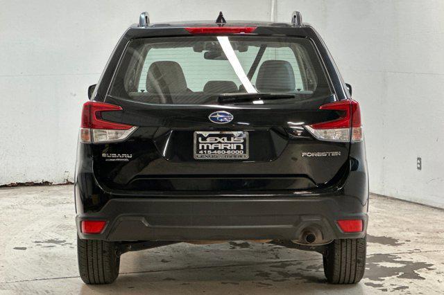 2019 subaru forester base