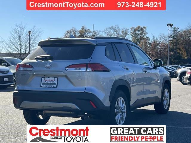 2024 toyota corolla cross le