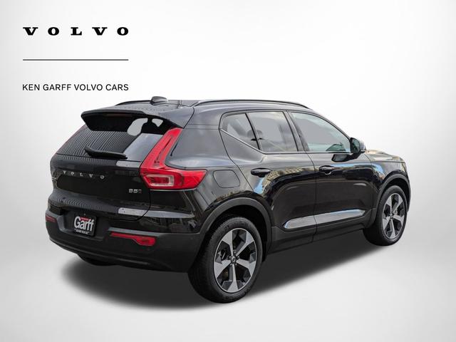 2024 volvo xc40 plus dark theme