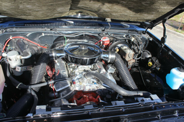 1983 chevy c20 sqare body fully restored