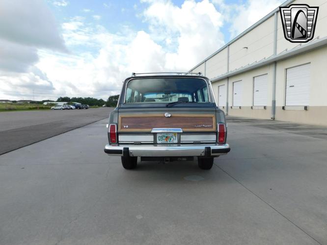 1990 jeep grand wagoneer in o'fallon, illinois