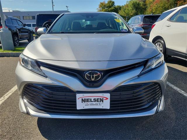 2019 toyota camry le
