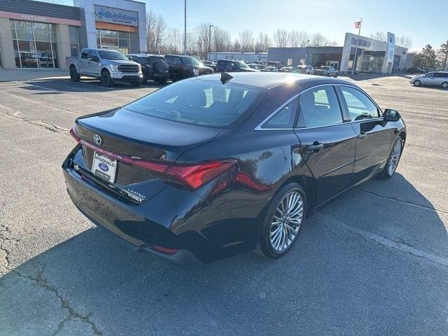 2022 toyota avalon hybrid limited in freeland, michigan