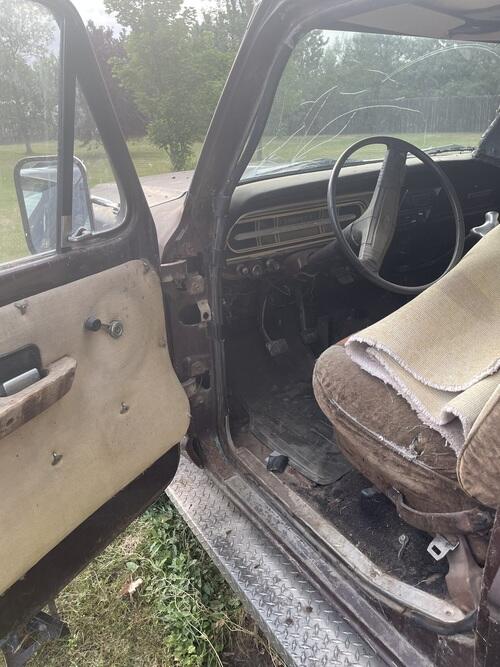 1971 ford 3/4 ton 4x4 cab and chassis