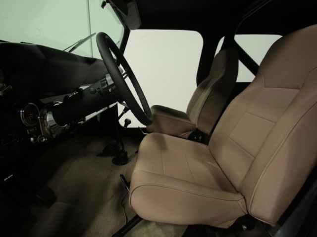 dialed-in cj7, frame-off resto, 258 i6, 5-speed, hard/soft top, lift, pwr steer!