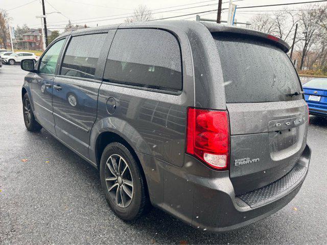 2017 dodge grand caravan se
