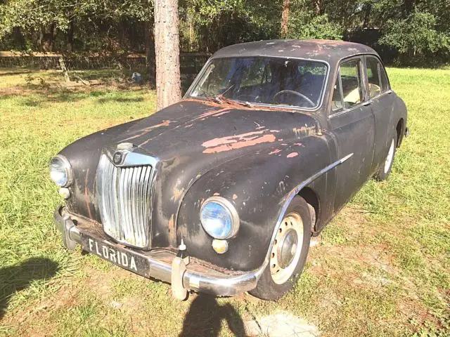 super rare 1954 mg magnette za, all there, runs, needs total restoration!