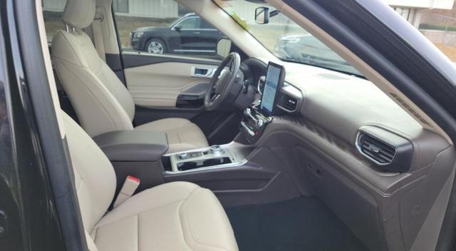 2021 ford explorer platinum