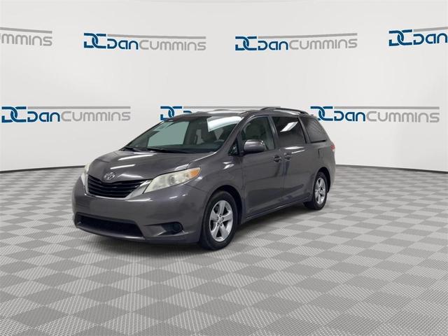 2011 toyota sienna le