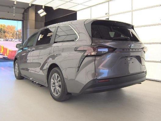 2023 toyota sienna xle