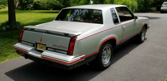 hurst olds 442 with lightening rod shifters!