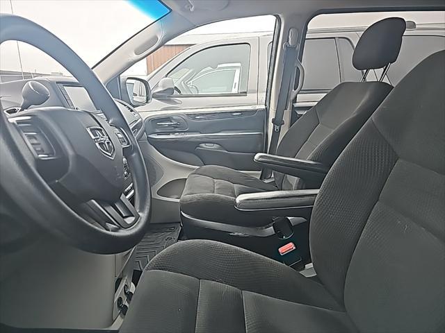 2017 dodge grand caravan se
