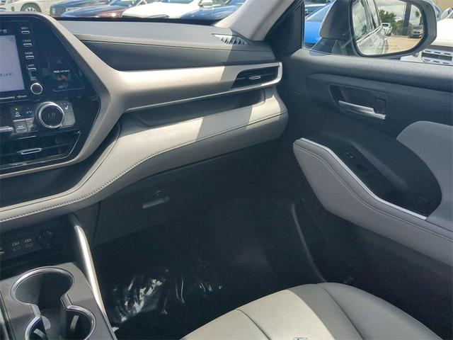 2022 toyota highlander xle