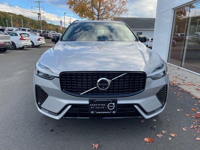 2024 volvo xc60 plus dark theme