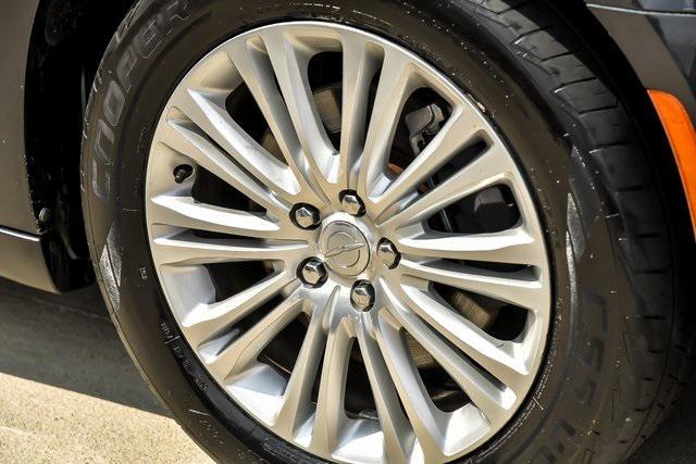 2018 chrysler 300 s