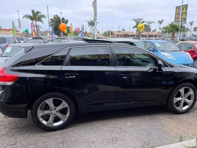2010 toyota venza base