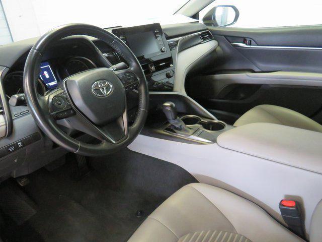 2022 toyota camry se