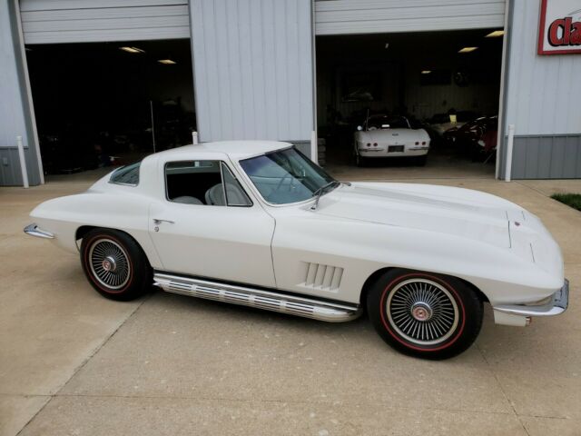 1967 corvette coupe, factory ac, #'s match 300hp ps pb pw cast wheels, side pipe