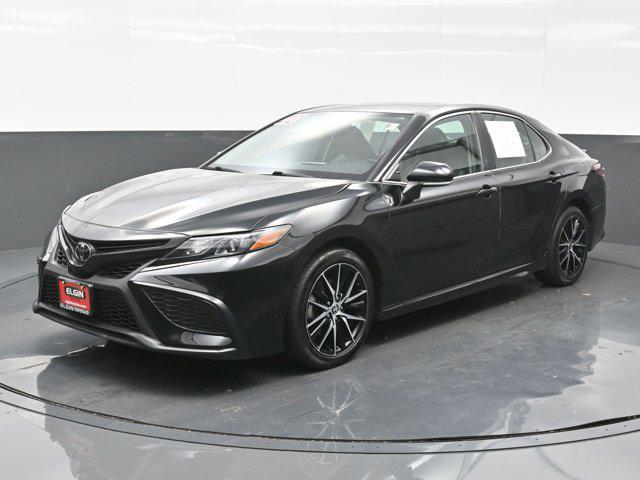 2022 toyota camry se