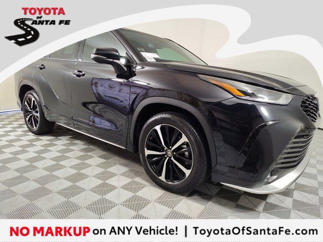 2021 toyota highlander xse