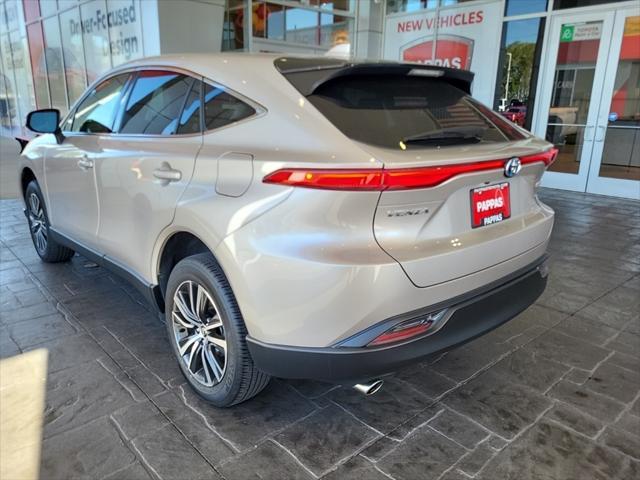 2022 toyota venza le