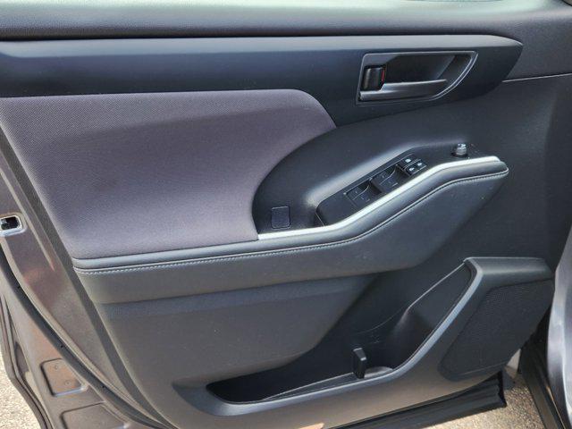 2023 toyota highlander hybrid le